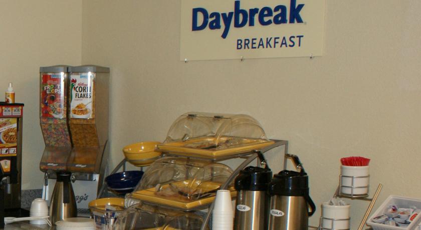 Days Inn Pensacola North Ferry Pass Экстерьер фото