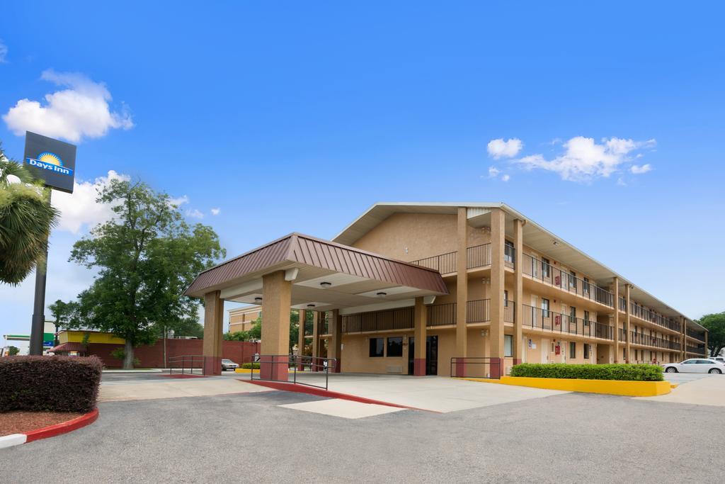Days Inn Pensacola North Ferry Pass Экстерьер фото